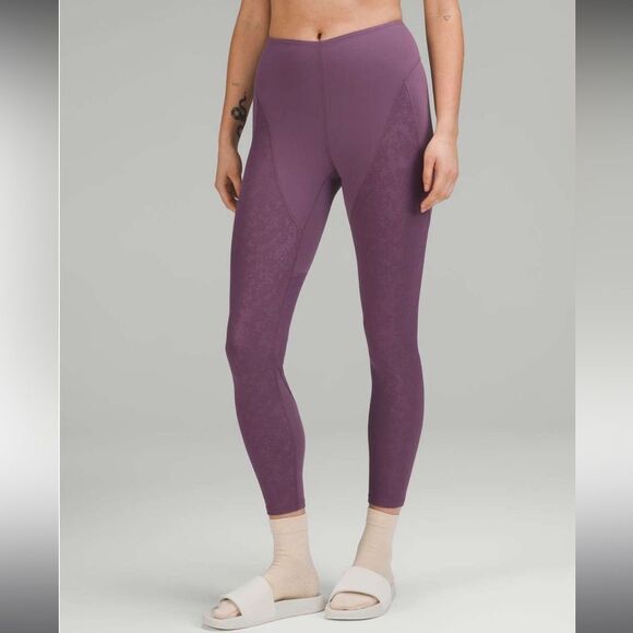lululemon lab Embossed Nulu Yoga High-Rise Tights 25" Amethyst Sz6 - Picture 1 of 14